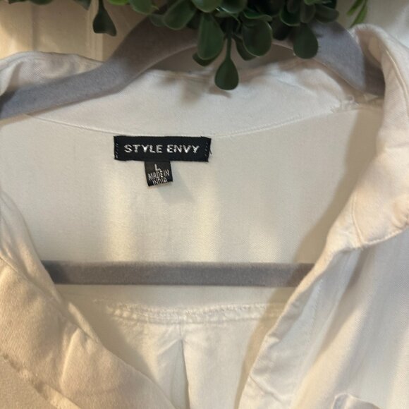 Style Envy White Cropped Button Down w/Tie at Waist-Size Large - Picture 5 of 5